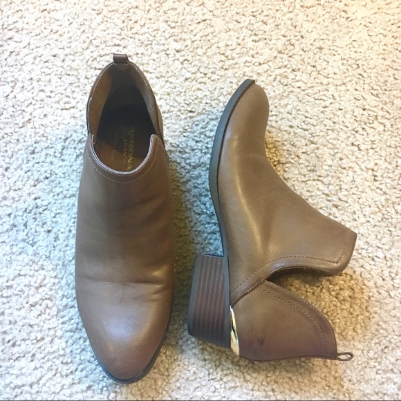 Arizona Jean Company Shoes - ARIZONA JEAN CO. Faux Leather Booties EUC